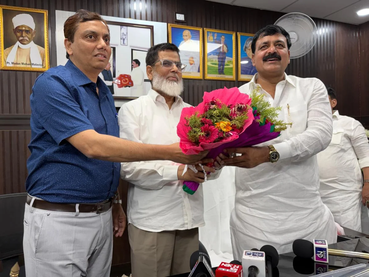 अल्पसंख्यक समाज के विकास को नई गति देने की तैयारी, मंत्री मोहम्मद जमा खान ने संभाला विभाग का कार्यभार