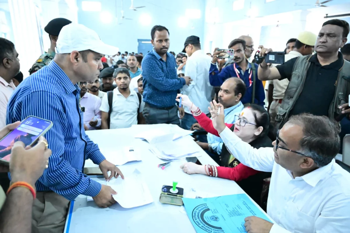 राष्ट्रीय लोक अदालत में ट्रैफिक चालानों के निष्पादन पर विशेष जोर, भागलपुर जिला स्कूल परिसर में व्यवस्थाओं का अधिकारियों ने लिया जायजा