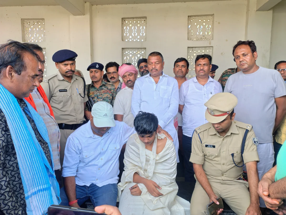 सुल्तानगंज में नम आंखों से दी गई चेयरमैन राजकुमार गुड्डू को अंतिम विदाई, 12 साल के बेटे ने दी मुखाग्नि