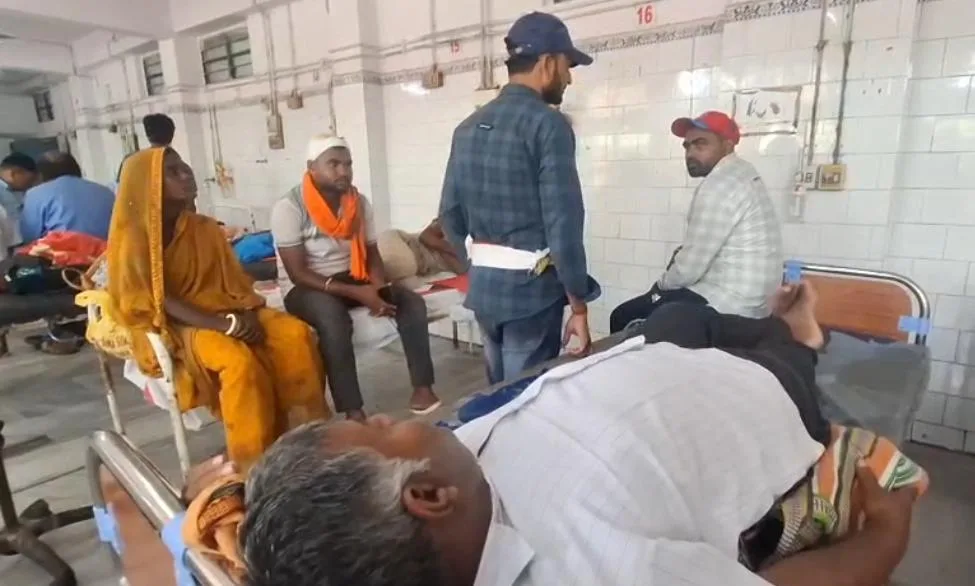 बांका में शादी का माहौल हिंसा में बदला, दबंगों के हमले से 20 लोग घायल, लाखों के जेवर लूटने का आरोप
