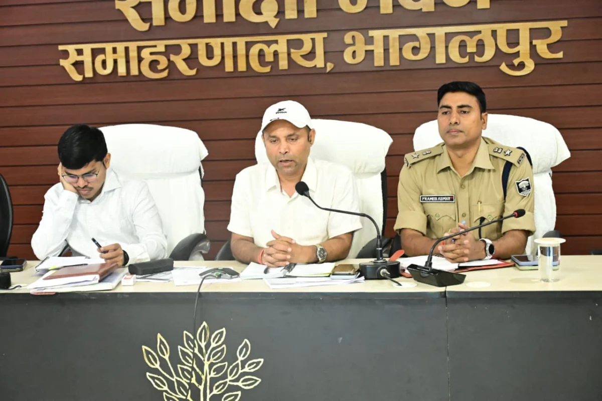भागलपुर में सुशासन का नया ‘एक्शन प्लान’: 30 दिनों में नहीं सुलझी समस्या तो नपेंगे अधिकारी, दलालों पर नकेल के लिए थानों-दफ्तरों में लगेंगे सीसीटीवी