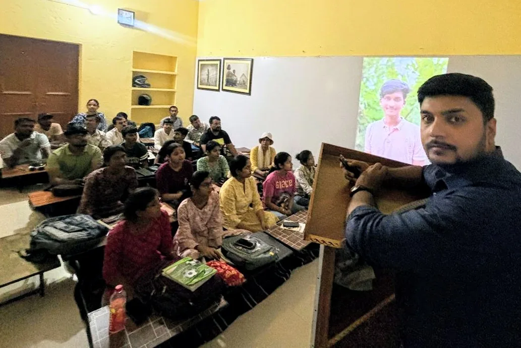 ​भागलपुर के युवाओं के सपनों को मिला नया लेंस: आम्रपाली प्रशिक्षण केंद्र में फोटोग्राफी के पहले बैच का आगाज, एआई और आधुनिक तकनीक से लैस होंगे प्रशिक्षु
