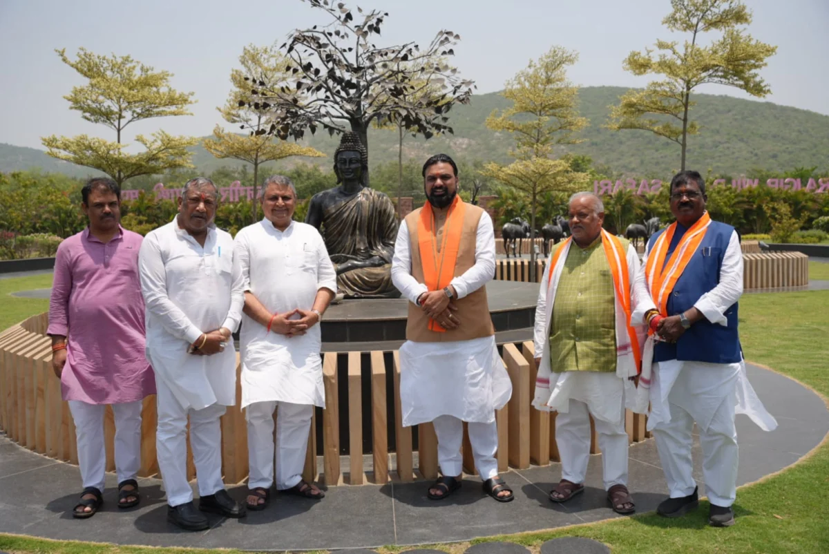 राजगीर जू और नेचर सफारी पहुंचे मुख्यमंत्री सम्राट चौधरी: सिंह शावक का नाम रखा 'लक्ष्मी', दादा साहेब फाल्के पुरस्कार से सम्मानित फिल्म 'द वाइल्ड कॉल' को सराहा 1 राजगीर जू और नेचर सफारी पहुंचे मुख्यमंत्री सम्राट चौधरी: सिंह शावक का नाम रखा 'लक्ष्मी', दादा साहेब फाल्के पुरस्कार से सम्मानित फिल्म 'द वाइल्ड कॉल' को सराहा