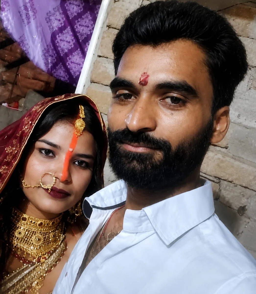 भागलपुर में शादी के दो महीने बाद ही नवविवाहित युवक ने लगाई फांसी, सुल्तानगंज के शिवनंदनपुर गांव में मचा कोहराम 1 भागलपुर में शादी के दो महीने बाद ही नवविवाहित युवक ने लगाई फांसी, सुल्तानगंज के शिवनंदनपुर गांव में मचा कोहराम