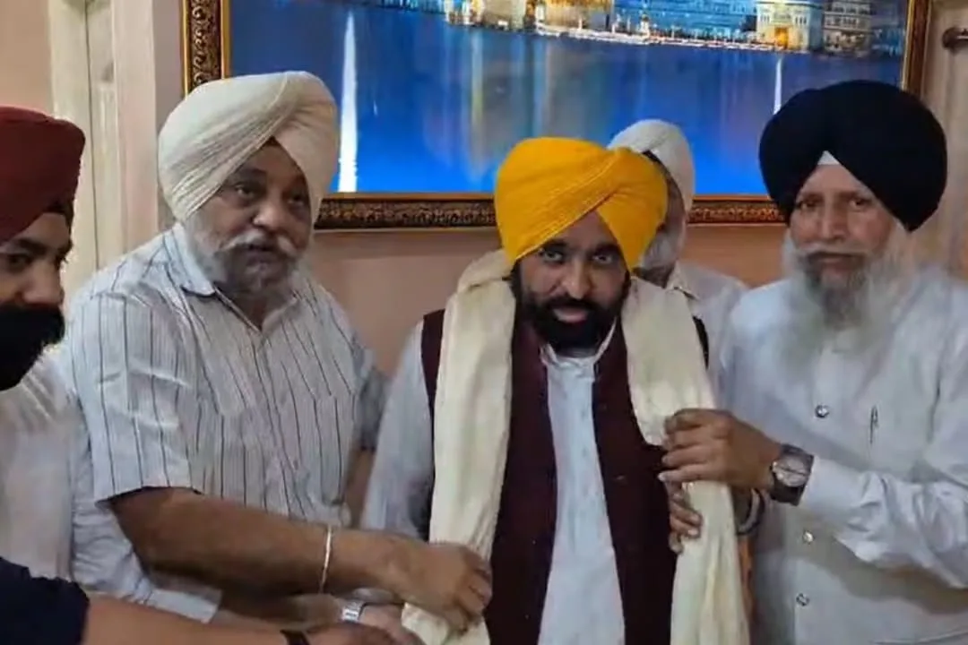 पंजाब के मुख्यमंत्री भगवंत मान सपरिवार पहुंचे पटना साहिब, हरिमंदिर जी में मत्था टेककर लिया आशीर्वाद 1 पंजाब के मुख्यमंत्री भगवंत मान सपरिवार पहुंचे पटना साहिब, हरिमंदिर जी में मत्था टेककर लिया आशीर्वाद