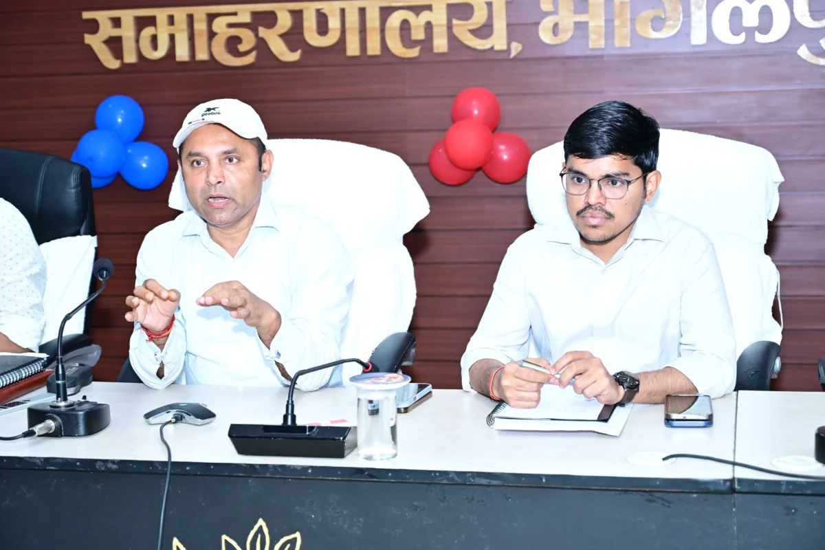 जनगणना कार्य में पूरे बिहार में अव्वल बना भागलपुर: 81 फीसदी लक्ष्य हासिल कर जिला प्रथम पायदान पर, जिलाधिकारी ने कर्मियों को सराहा 1 जनगणना कार्य में पूरे बिहार में अव्वल बना भागलपुर: 81 फीसदी लक्ष्य हासिल कर जिला प्रथम पायदान पर, जिलाधिकारी ने कर्मियों को सराहा