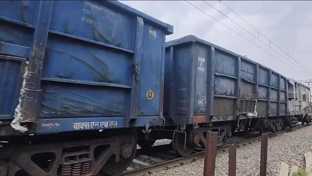 भागलपुर में दर्दनाक हादसा: ट्रेन पकड़ने जा रहा युवक मालगाड़ी की चपेट में आया, सिर में गंभीर चोट; मायागंज रेफर