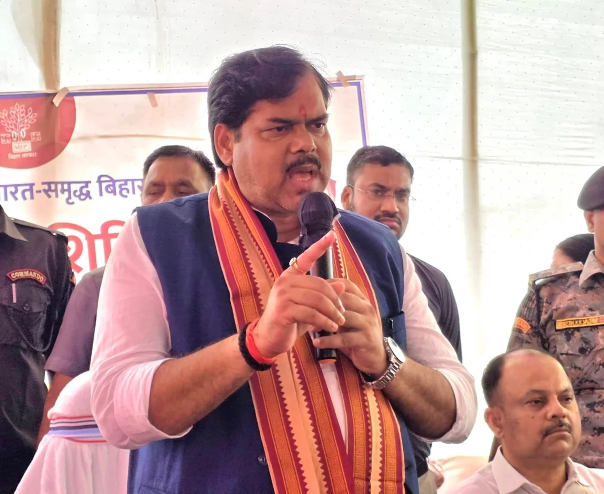 TRE-4 भर्ती को लेकर बढ़ा सियासी और छात्र दबाव, शिक्षा मंत्री बोले- आंदोलन छोड़ तैयारी करें, जल्द आएगा शेड्यूल 1 TRE-4 भर्ती को लेकर बढ़ा सियासी और छात्र दबाव, शिक्षा मंत्री बोले- आंदोलन छोड़ तैयारी करें, जल्द आएगा शेड्यूल
