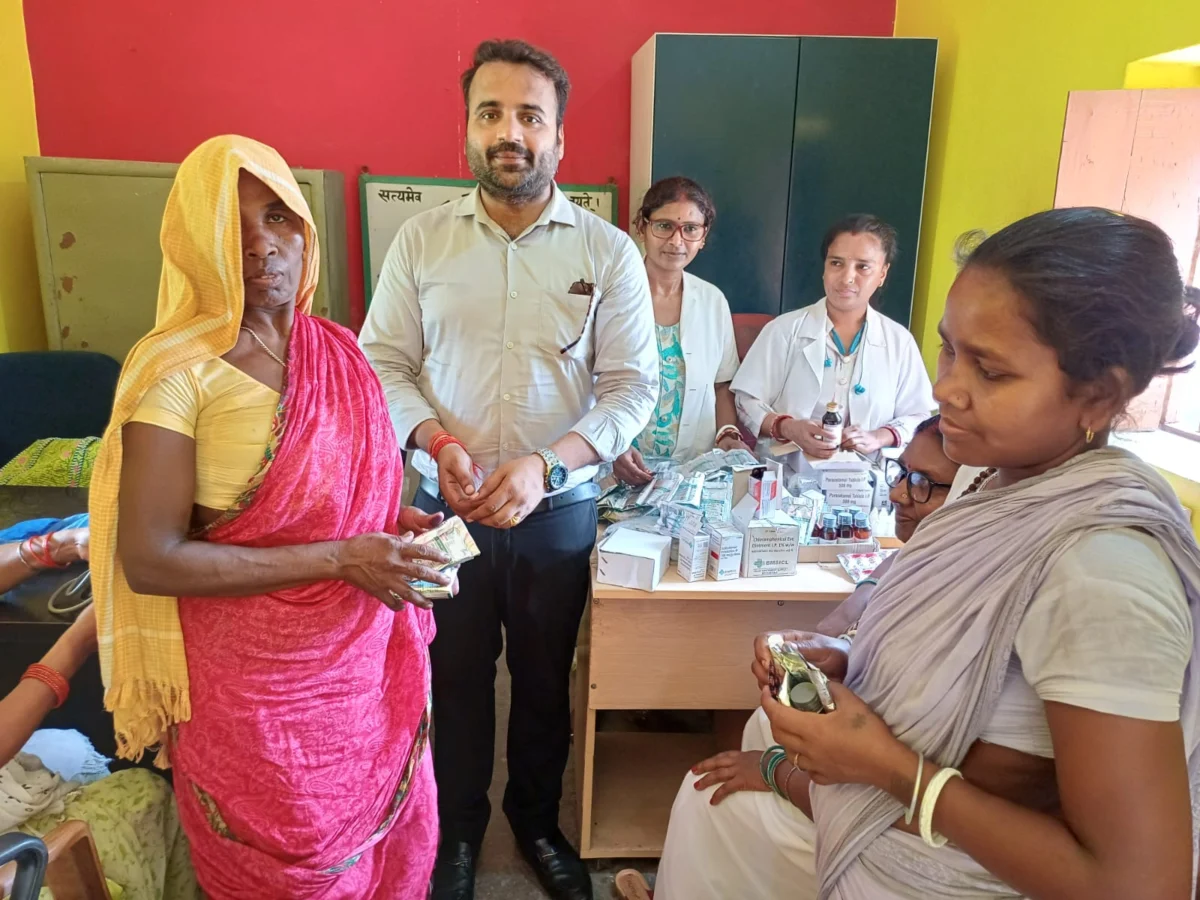 जनजातीय इलाकों तक पहुंचा प्रशासन, भागलपुर के 58 गांवों में चला विशेष जागरूकता अभियान 1 जनजातीय इलाकों तक पहुंचा प्रशासन, भागलपुर के 58 गांवों में चला विशेष जागरूकता अभियान