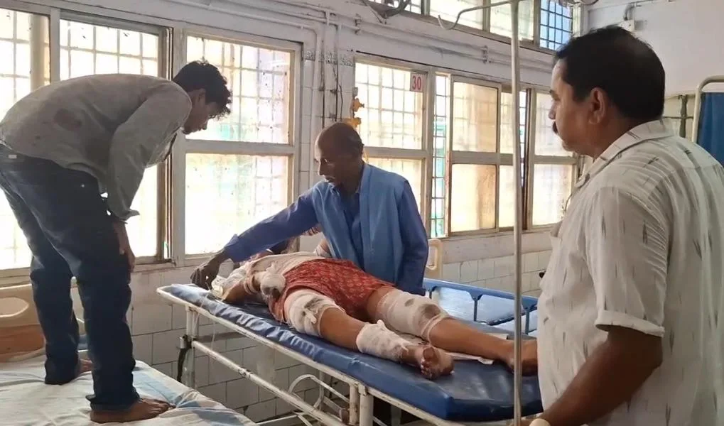 पति से विवाद के बाद भागलपुर पहुंची महिला के साथ मारपीट, मायागंज अस्पताल में चल रहा इलाज 1 पति से विवाद के बाद भागलपुर पहुंची महिला के साथ मारपीट, मायागंज अस्पताल में चल रहा इलाज