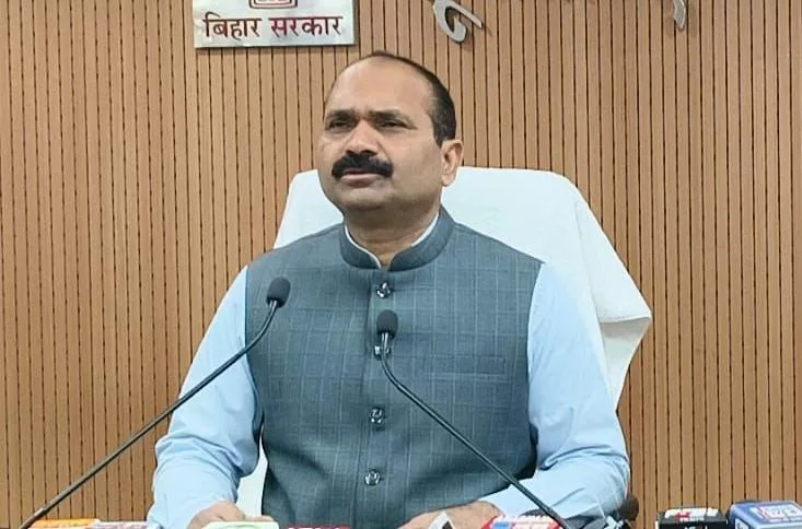 बिहार में प्रतियोगी परीक्षाओं को लेकर बड़ा फैसला, पारदर्शी और त्रुटिरहित व्यवस्था बनाने पर सरकार का जोर 1 बिहार में प्रतियोगी परीक्षाओं को लेकर बड़ा फैसला, पारदर्शी और त्रुटिरहित व्यवस्था बनाने पर सरकार का जोर