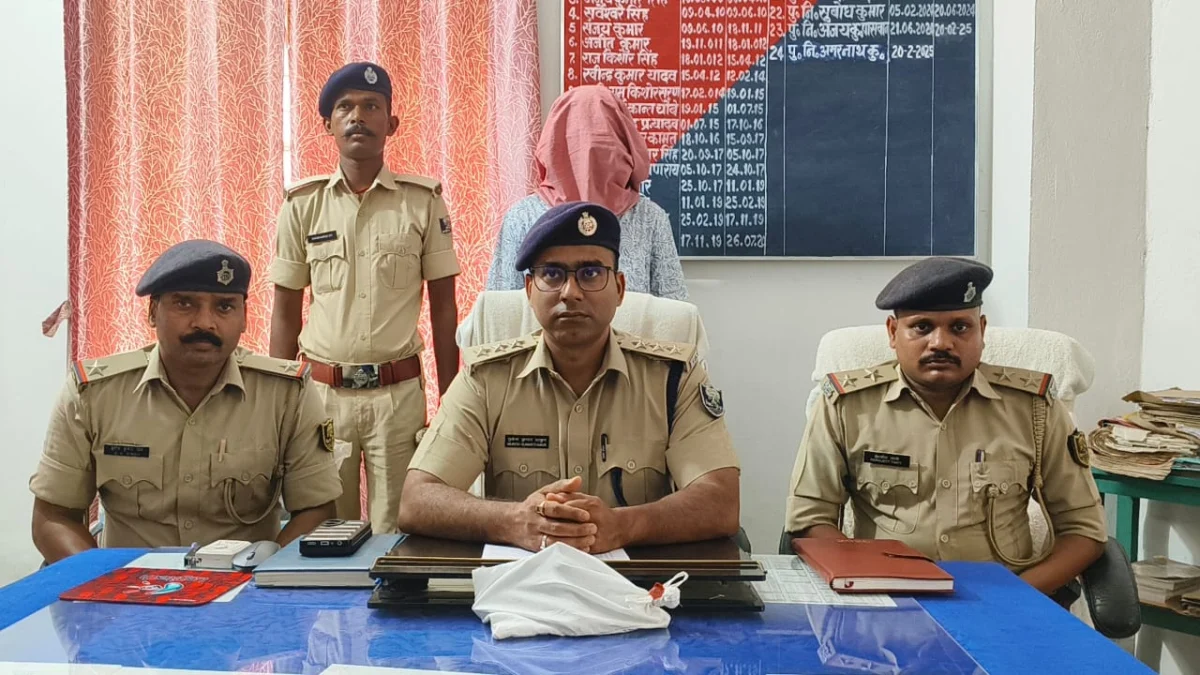 सहरसा में पैक्स अध्यक्ष अवैध हथियार के साथ गिरफ्तार, पुलिस ने 12 जिंदा गोलियां भी की बरामद 1 सहरसा में पैक्स अध्यक्ष अवैध हथियार के साथ गिरफ्तार, पुलिस ने 12 जिंदा गोलियां भी की बरामद