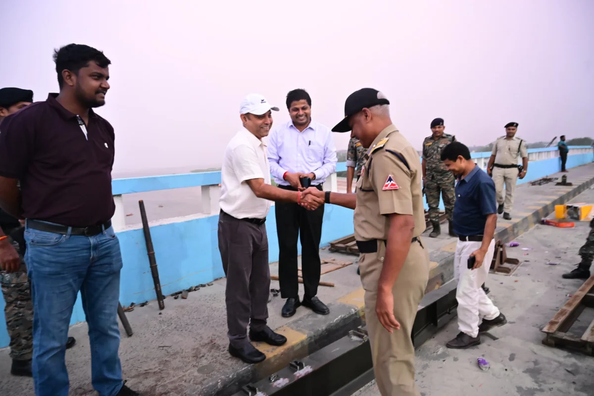 विक्रमशिला सेतु पर तेजी से चल रहा बेली ब्रिज निर्माण, 5 जून से पहले काम पूरा होने की उम्मीद 1 विक्रमशिला सेतु पर तेजी से चल रहा बेली ब्रिज निर्माण, 5 जून से पहले काम पूरा होने की उम्मीद