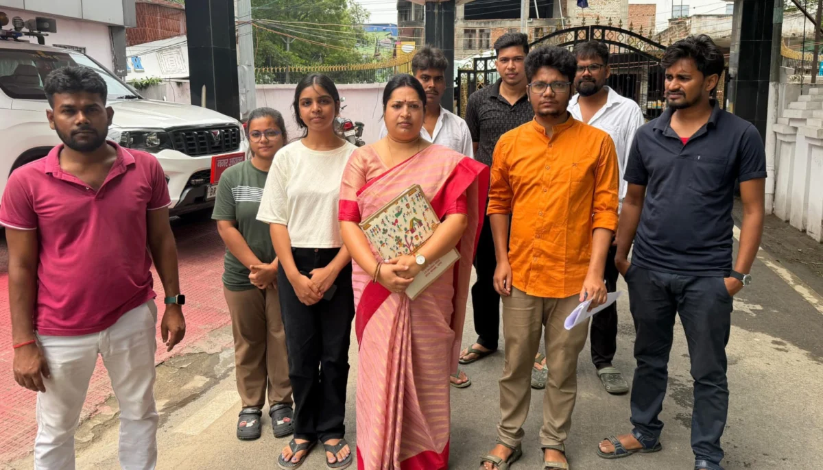 भागलपुर की बदहाल व्यवस्था पर नगर निगम को घेरा, डॉ. प्रीति शेखर ने ट्रैफिक, सफाई और बिजली समस्याओं को लेकर सौंपा ज्ञापन