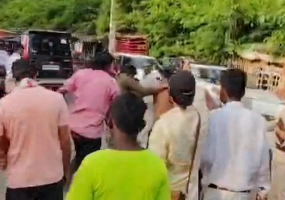 भागलपुर कोर्ट परिसर में प्रेम विवाह के बाद बवाल, युवक की पिटाई से मचा हड़कंप