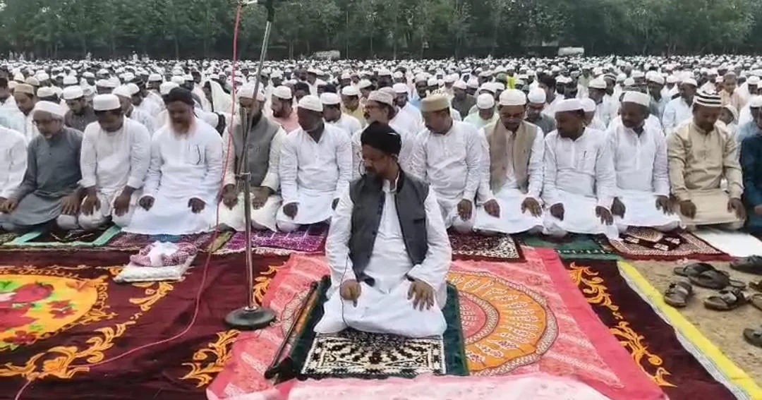 भागलपुर में भाईचारे और अमन के संदेश के साथ मनाई गई बकरीद, मस्जिदों और ईदगाहों में उमड़ी नमाजियों की भीड़