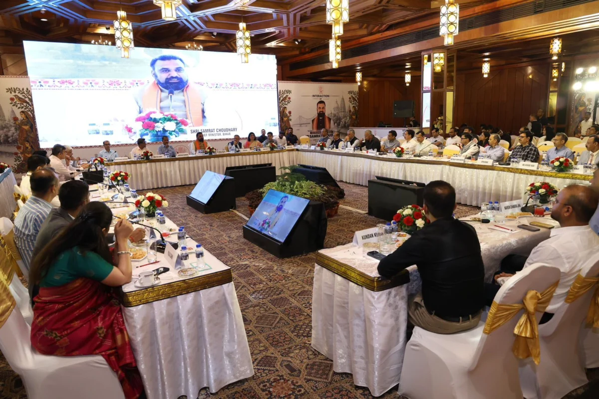 दिल्ली में बिहार कैडर के आईएएस-आईपीएस अधिकारियों संग मुख्यमंत्री की रणनीतिक बैठक, विकसित बिहार के रोडमैप पर हुआ गहन मंथन 1 दिल्ली में बिहार कैडर के आईएएस-आईपीएस अधिकारियों संग मुख्यमंत्री की रणनीतिक बैठक, विकसित बिहार के रोडमैप पर हुआ गहन मंथन