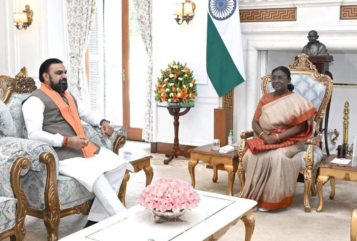 बिहार के मुख्यमंत्री सम्राट चौधरी ने राष्ट्रपति द्रौपदी मुर्मू से की शिष्टाचार मुलाकात, विकास और सुशासन पर हुई चर्चा
