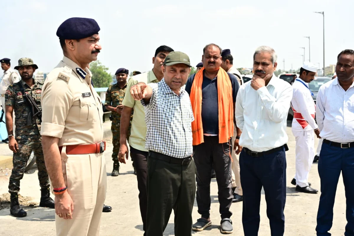 विक्रमशिला सेतु पर बेली ब्रिज निर्माण कार्य का अधिकारियों ने किया निरीक्षण, मुख्यमंत्री के भागलपुर दौरे की तैयारियों का भी लिया जायजा