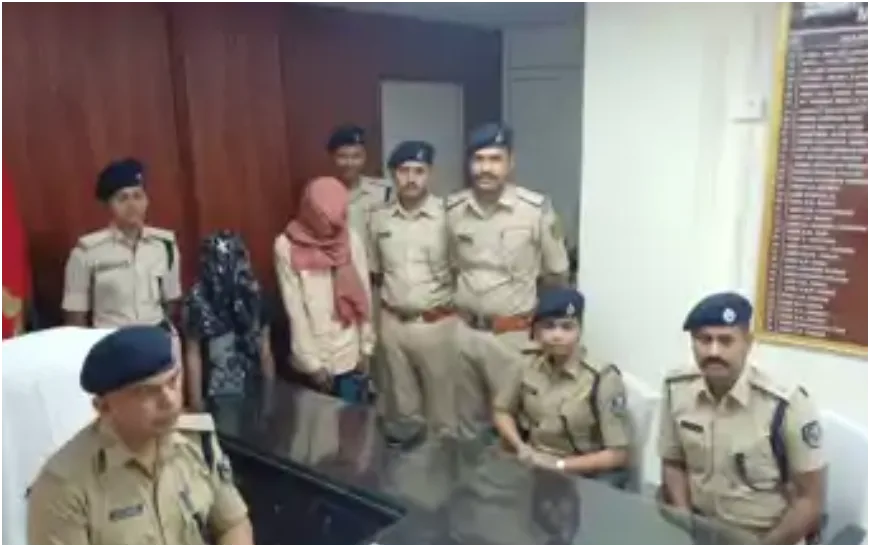 इश्क में अंधा पिता बना जल्लाद! प्रेमिका को पाने के लिए पत्नी और दो मासूमों की हत्या, पुलिस ने 7 दिन में किया सनसनीखेज खुलासा 1 इश्क में अंधा पिता बना जल्लाद! प्रेमिका को पाने के लिए पत्नी और दो मासूमों की हत्या, पुलिस ने 7 दिन में किया सनसनीखेज खुलासा