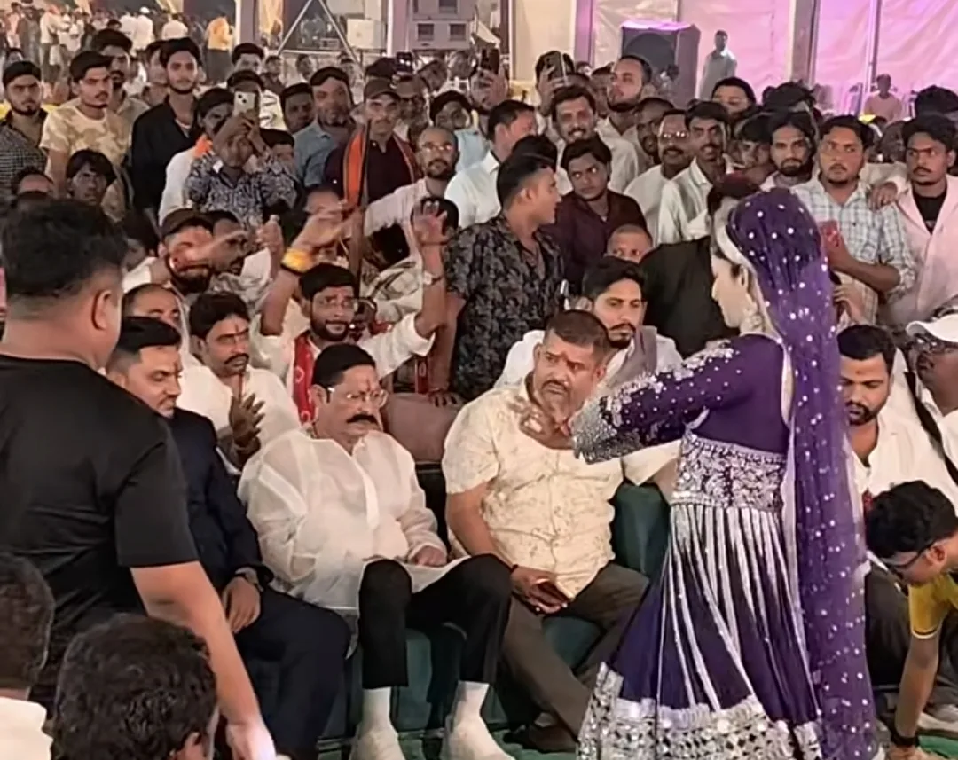 गोपालगंज में विधायक अनंत सिंह पर कानून का शिकंजा: महफिल में हथियारों के प्रदर्शन और अश्लील नृत्य मामले में केस दर्ज; एसपी ने दिए सख्त निर्देश