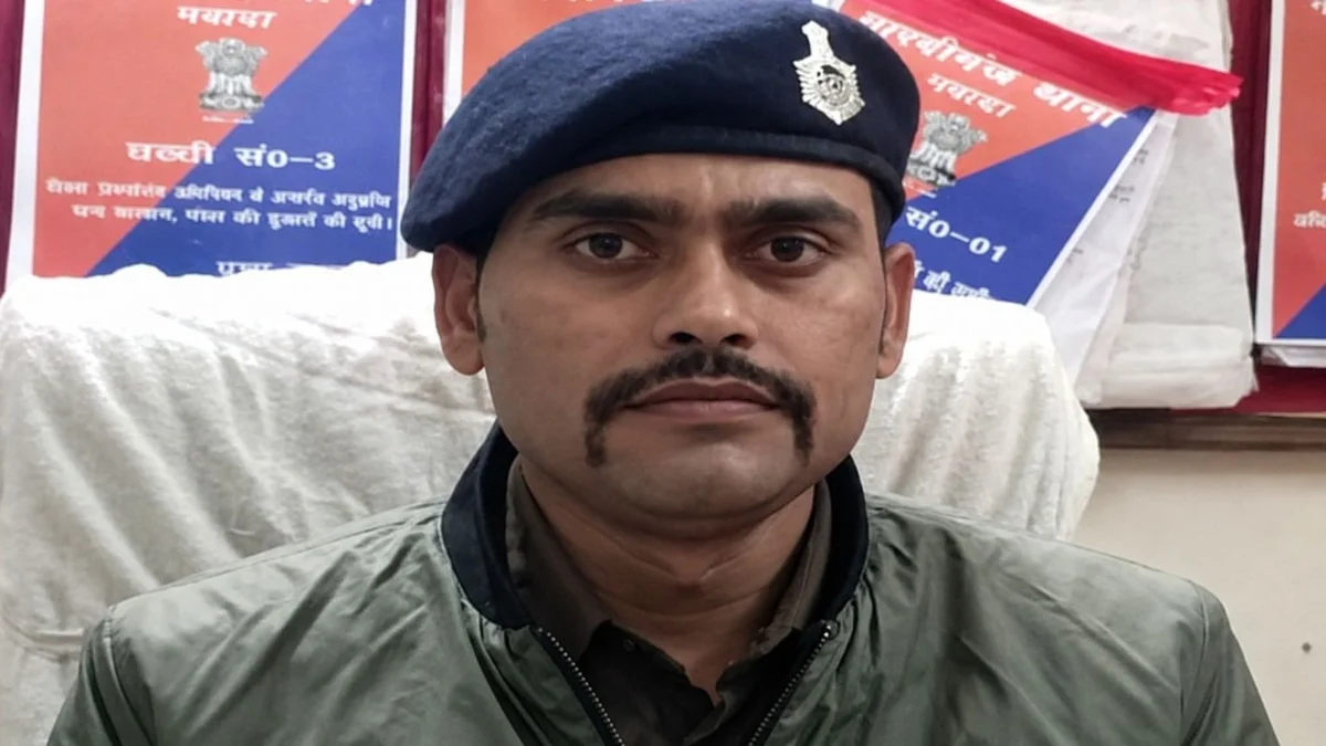 नवादा में ASI पर ट्रैक्टर चढ़ाने के बाद बड़ा एक्शन, बालू माफियाओं पर ढिलाई के आरोप में नारदीगंज थानाध्यक्ष सस्पेंड 1 नवादा में ASI पर ट्रैक्टर चढ़ाने के बाद बड़ा एक्शन, बालू माफियाओं पर ढिलाई के आरोप में नारदीगंज थानाध्यक्ष सस्पेंड