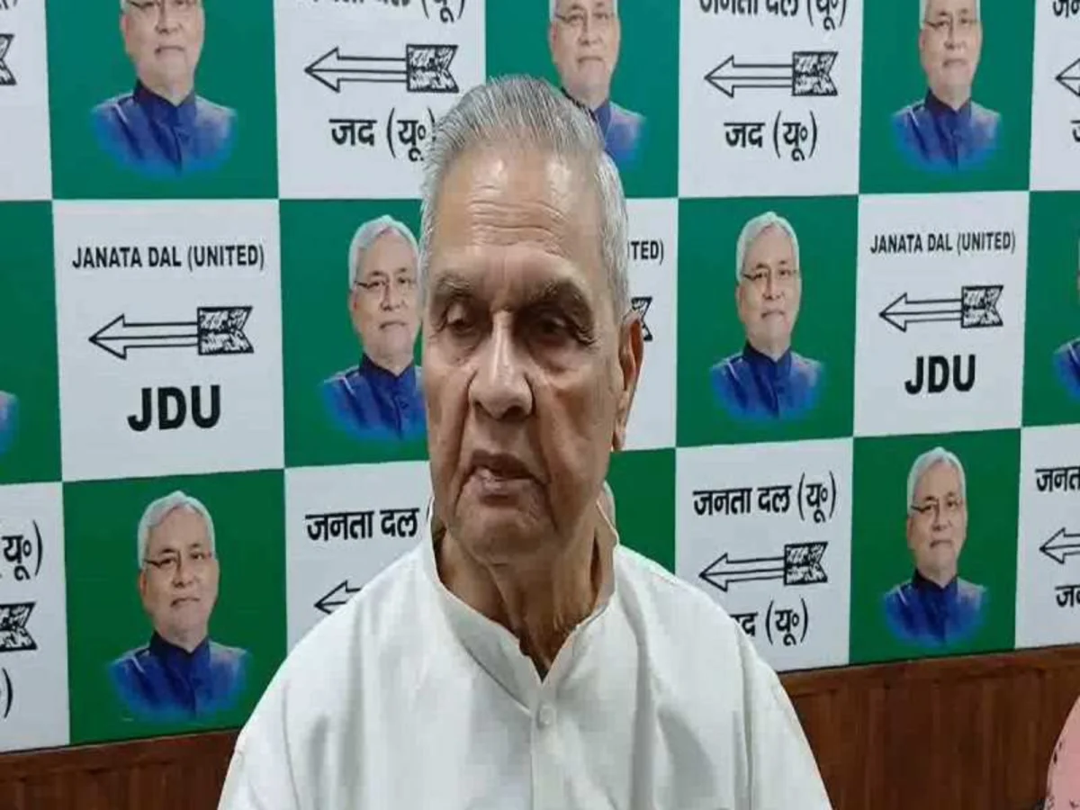 बिहार में अपराधियों की जाति पर गरमाई राजनीति, डिप्टी सीएम ने तेजस्वी यादव पर साधा निशाना 1 बिहार में अपराधियों की जाति पर गरमाई राजनीति, डिप्टी सीएम ने तेजस्वी यादव पर साधा निशाना
