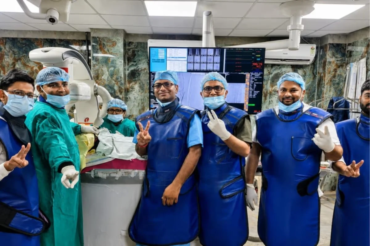 महावीर कैंसर संस्थान के डॉक्टरों ने रचा नया इतिहास: घुटने के पीछे खतरनाक ट्यूमर का सफल ऑपरेशन, मरीज का पैर बचाकर दी नई जिंदगी