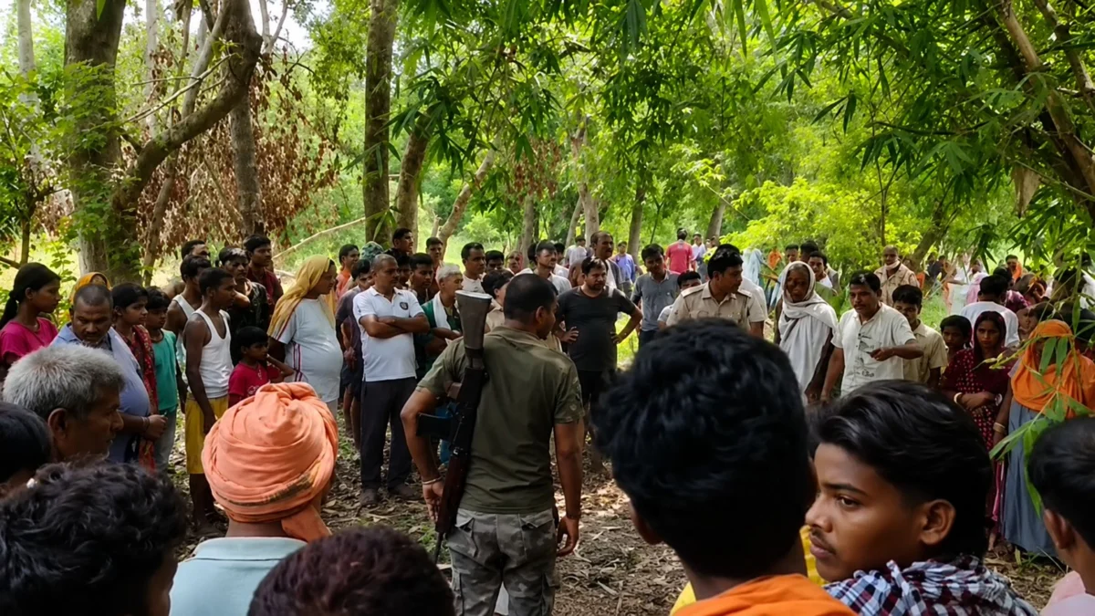 मुजफ्फरपुर में युवक का शव मिलने से सनसनी, घर से 300 मीटर दूर बांसबाड़ी में मिली लाश, हत्या या आत्महत्या में उलझी जांच