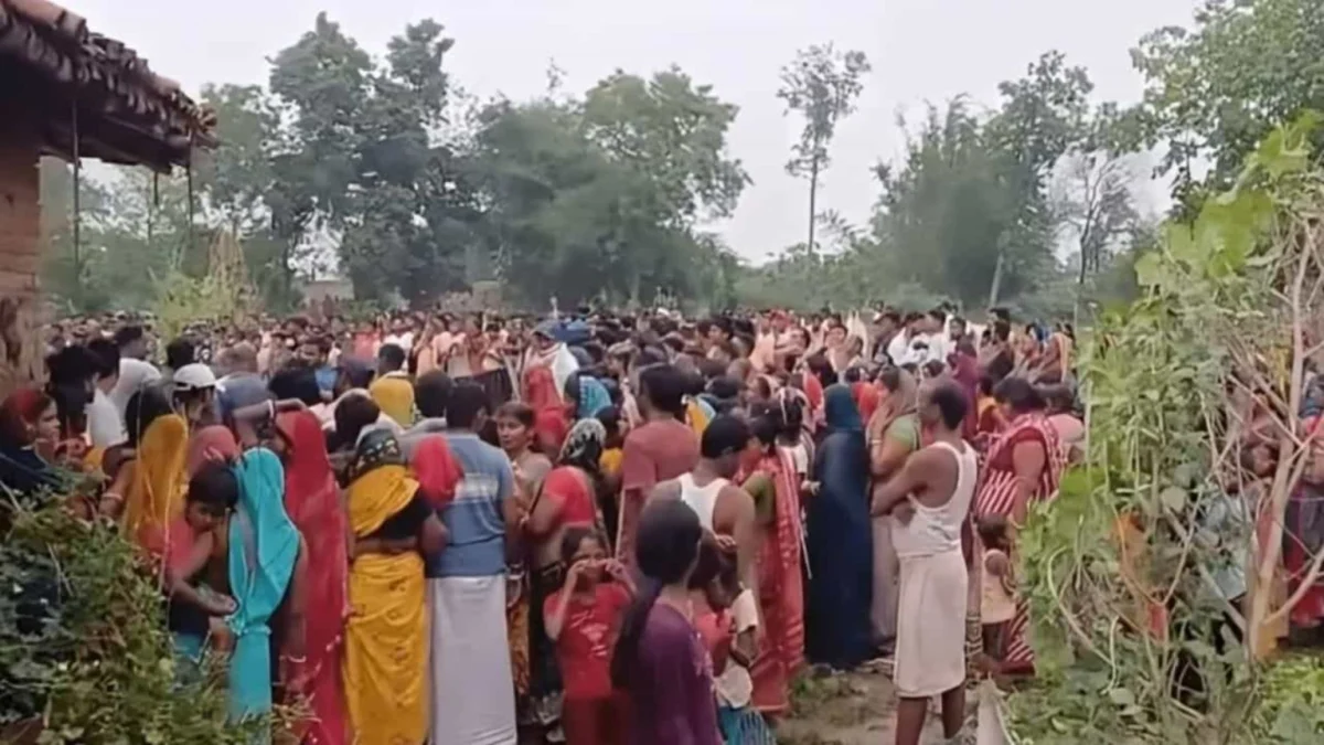 जमुई में रिश्तों का खौफनाक अंत: घर जमाई की हत्या के बाद आधी रात में दफनाया शव, पत्नी-सास समेत चार गिरफ्तार 1 जमुई में रिश्तों का खौफनाक अंत: घर जमाई की हत्या के बाद आधी रात में दफनाया शव, पत्नी-सास समेत चार गिरफ्तार