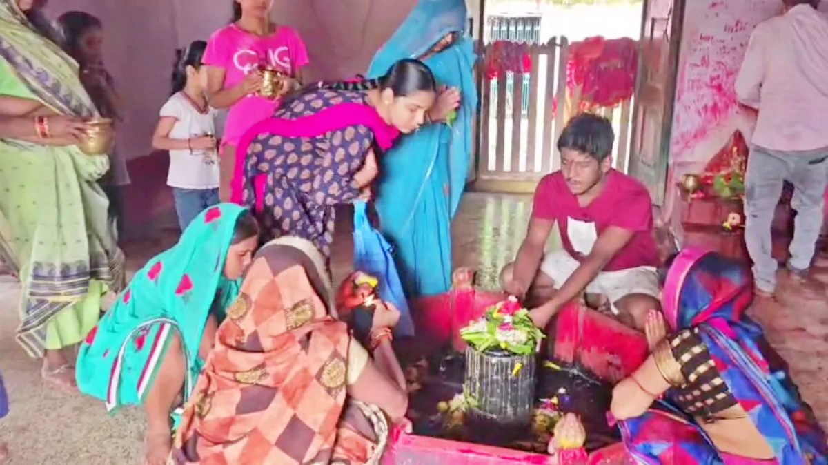 दरभंगा में 150 साल पुराने जलेश्वरनाथ महादेव मंदिर पर गिरी आकाशीय बिजली, गुंबद क्षतिग्रस्त; मंदिर में मौजूद सभी श्रद्धालु सुरक्षित