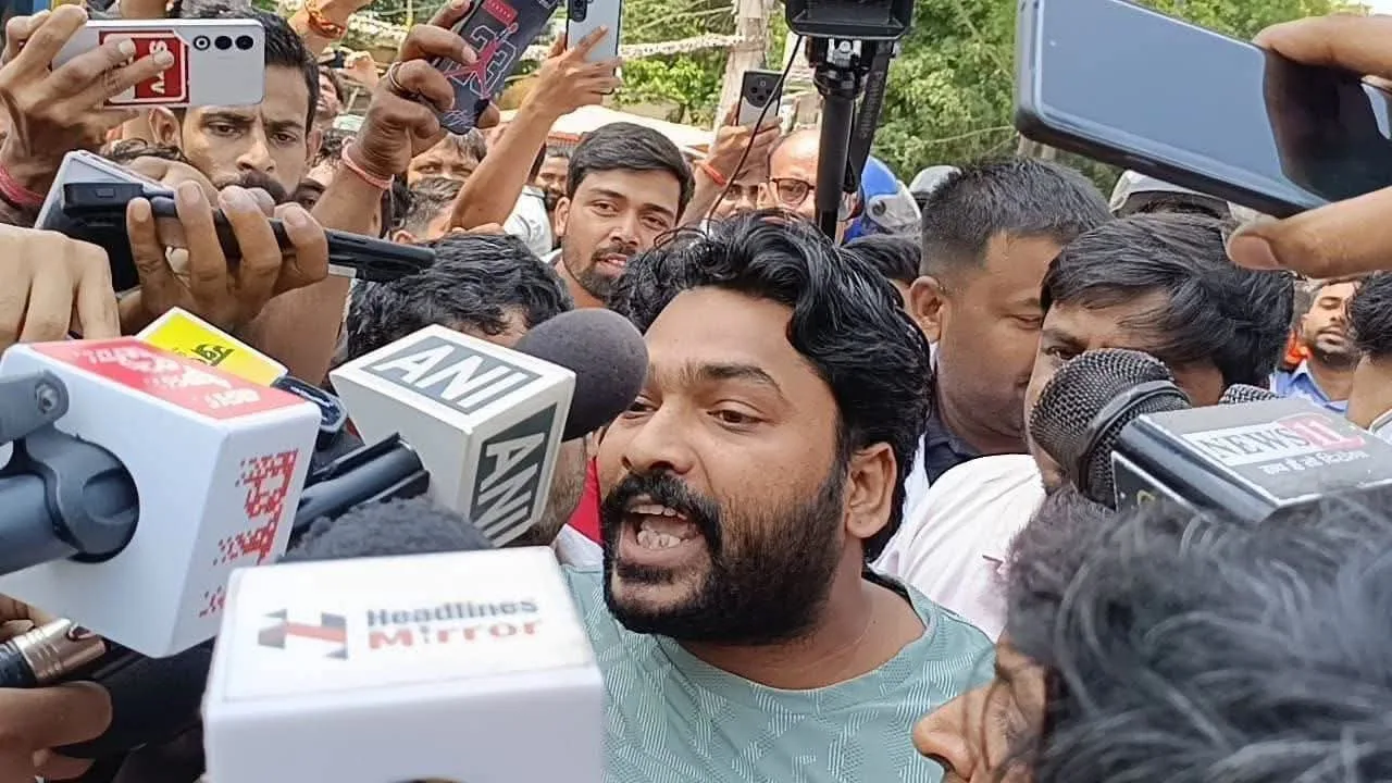 जेल से बाहर आते ही रौशन आनंद का बड़ा आरोप, कहा- मेरे भाई की हत्या करवाई गई