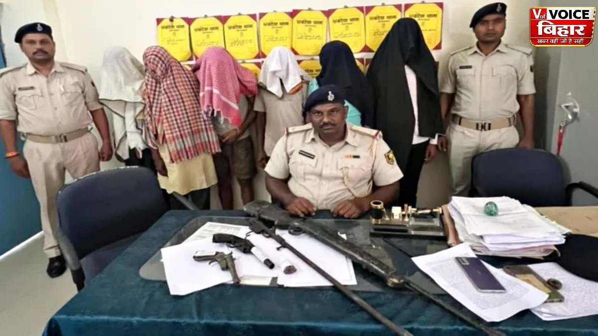 औरंगाबाद में पुलिस की बड़ी कार्रवाई: तालाब खुदाई में लेवी मांगने पहुंचे 6 संदिग्ध नक्सली गिरफ्तार, हथियार भी बरामद