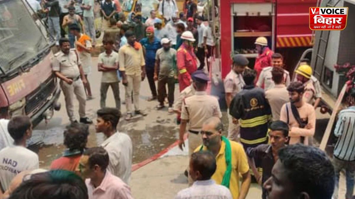 बेगूसराय के गंगोत्री गंगे मॉल में लगी आग, समय रहते टला बड़ा हादसा