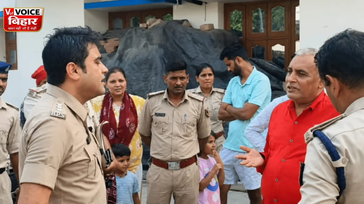 मोकामा में हाईकोर्ट के अधिवक्ता और पूर्व मुखिया प्रमोद सिंह गिरफ्तार, भारी पुलिस बल के साथ घर पर छापेमारी
