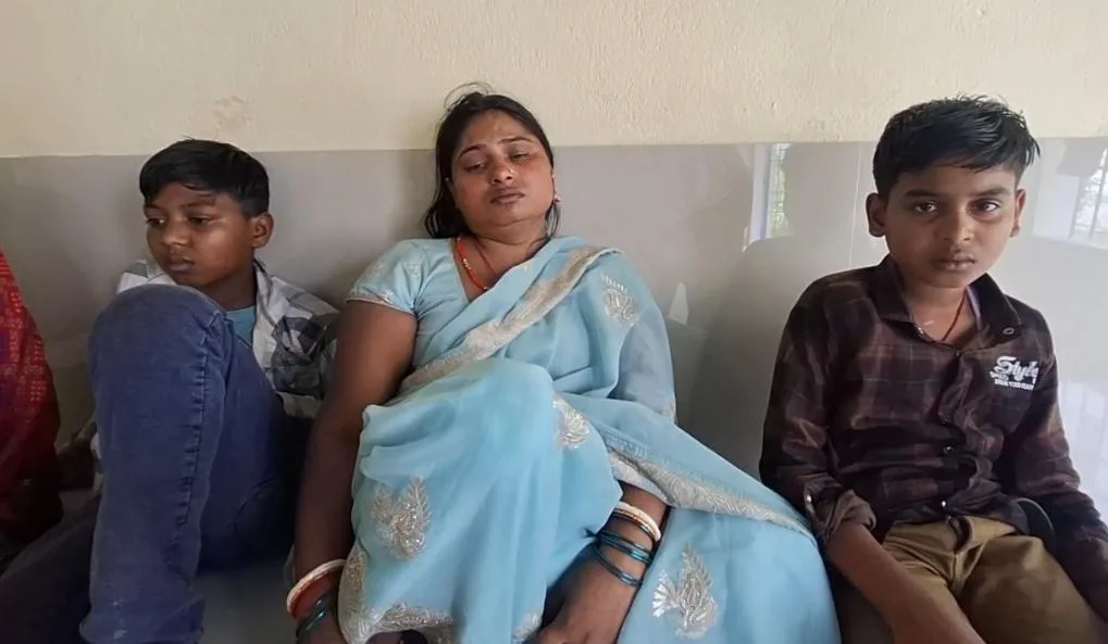 बांका में तेज रफ्तार का कहर: दूध सप्लाई वाहन ने तीन लोगों को रौंदा, दो की मौत; एक की हालत नाजुक