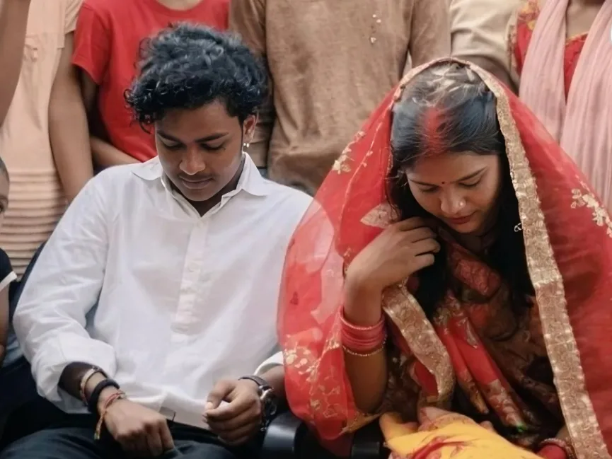 जमुई में अनोखी प्रेम कहानी: लिंग परिवर्तन के बाद बचपन की सहेली से रचाई शादी, वीडियो वायरल