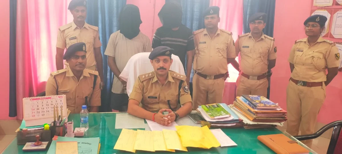 सिविल सर्जन का बोर्ड लगाकर हो रही थी स्मैक तस्करी, पुलिस ने 800 ग्राम नशीला पदार्थ के साथ दो तस्करों को दबोचा