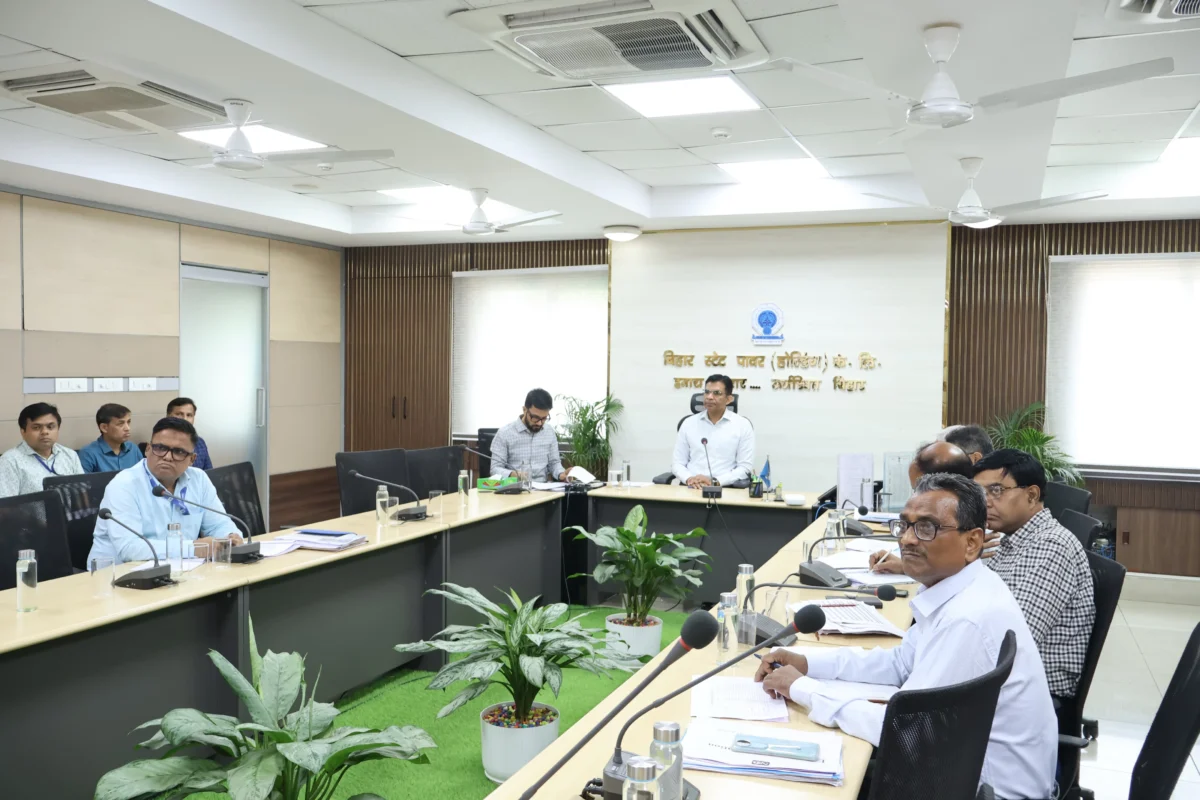 भीषण गर्मी में बिजली आपूर्ति पर ऊर्जा विभाग सख्त, ट्रिपिंग रोकने और त्वरित मरम्मत के दिए निर्देश