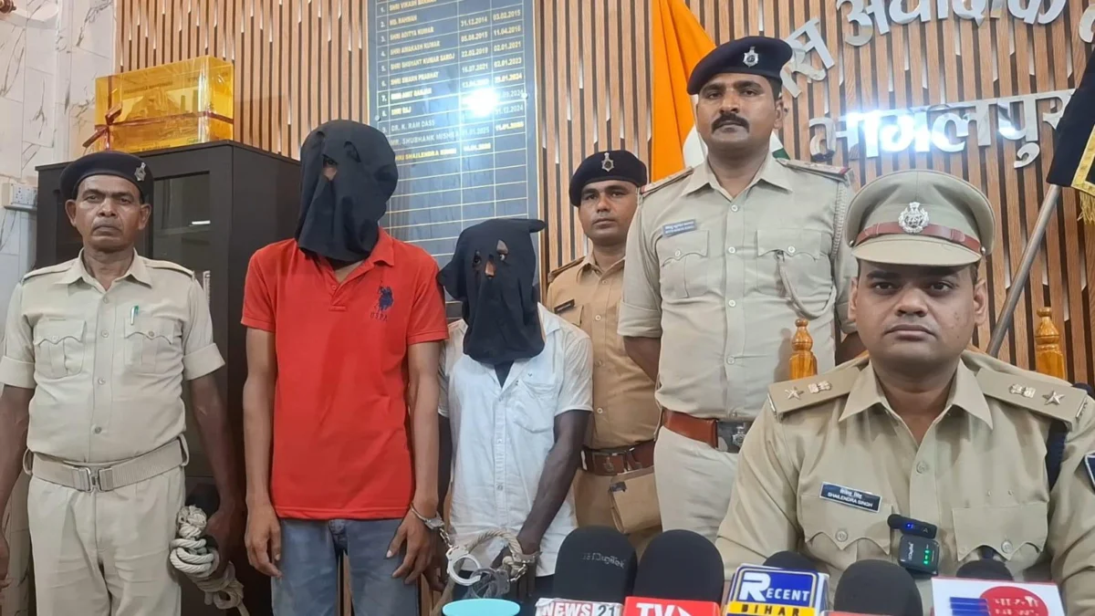 राजपुर बहियार लूटकांड का खुलासा, 48 घंटे के भीतर दो आरोपी गिरफ्तार; लूटी गई चेन, मोबाइल और बाइक बरामद
