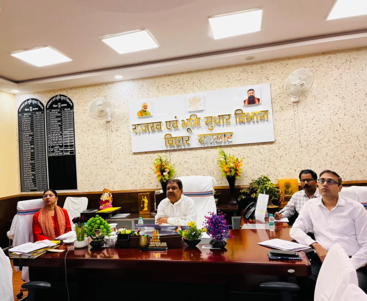 राजस्व विभाग की रैंकिंग पर मंत्री दिलीप जायसवाल सख्त, बोले- हर जिले का लक्ष्य टॉप-10 हो, तभी आम लोगों को मिलेगा बेहतर लाभ
