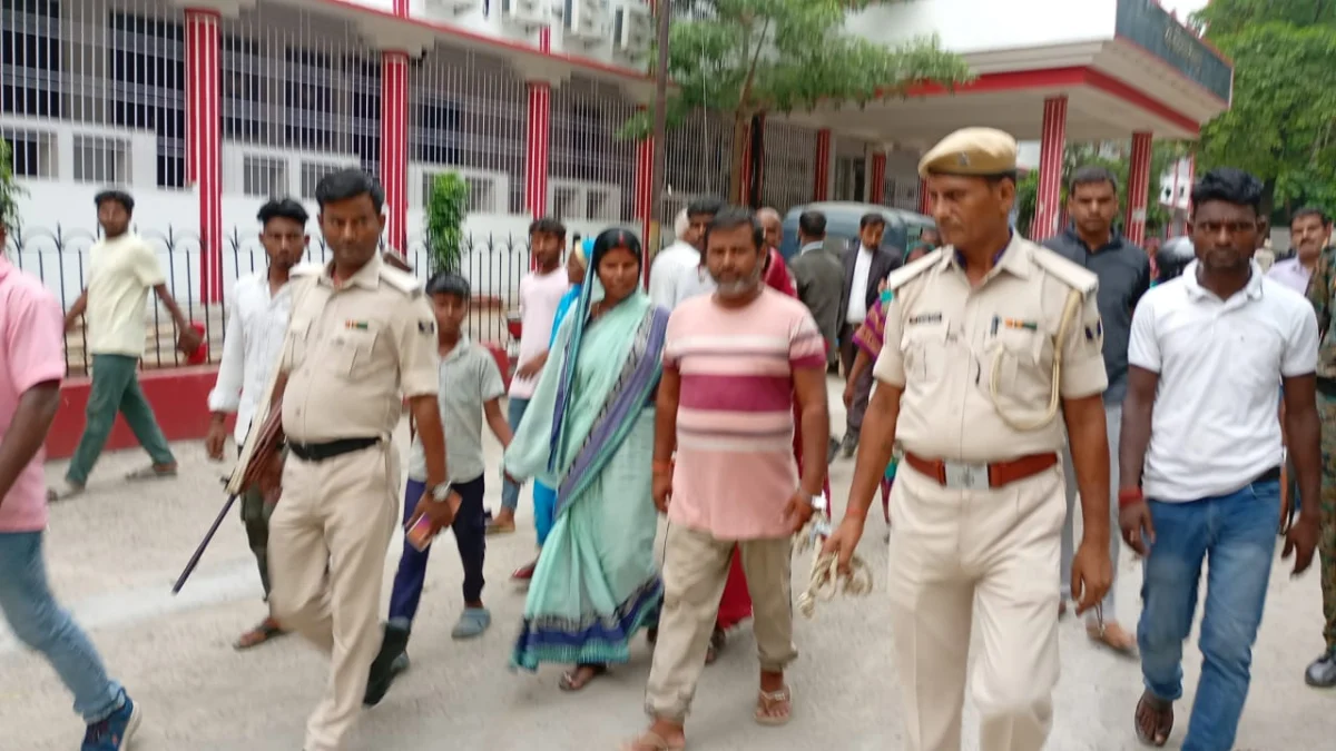 भागलपुर में शराब तस्करी मामले में बड़ा फैसला: 15.8 लीटर विदेशी और 600 एमएल देशी शराब बरामदगी केस में आरोपी को 5 साल की सजा, एक लाख का जुर्माना भी 1 भागलपुर में शराब तस्करी मामले में बड़ा फैसला: 15.8 लीटर विदेशी और 600 एमएल देशी शराब बरामदगी केस में आरोपी को 5 साल की सजा, एक लाख का जुर्माना भी