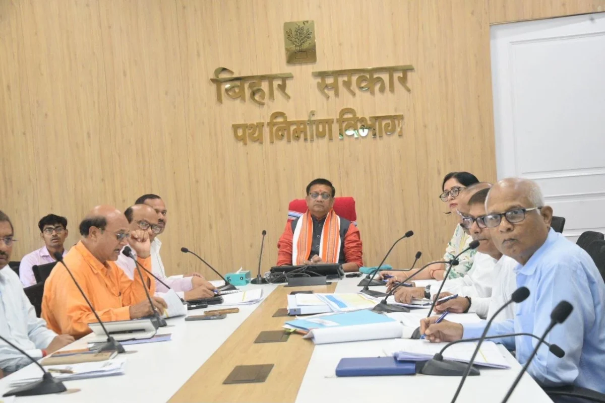 पथ निर्माण विभाग की समीक्षा बैठक में बड़ा फोकस: बिहार में सड़क, बाईपास और पुल परियोजनाओं को समय पर पूरा करने का निर्देश 1 पथ निर्माण विभाग की समीक्षा बैठक में बड़ा फोकस: बिहार में सड़क, बाईपास और पुल परियोजनाओं को समय पर पूरा करने का निर्देश