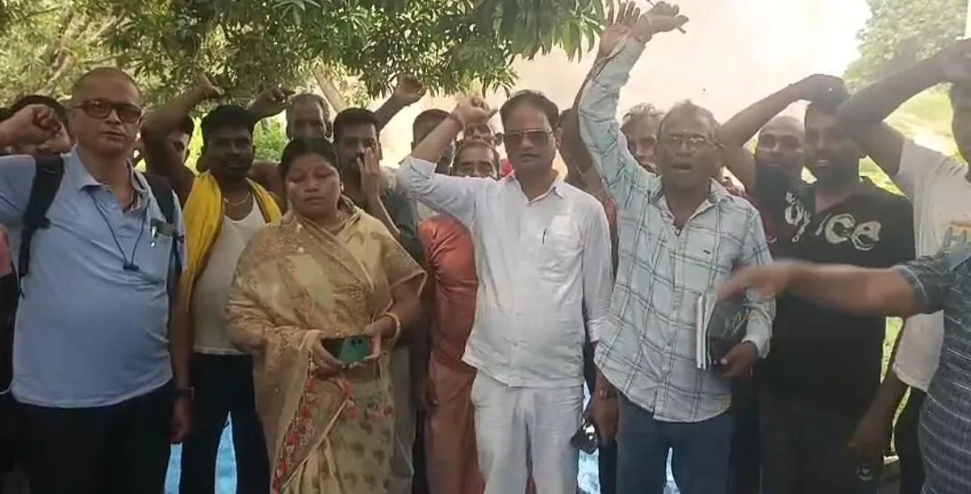 विक्रमशिला केंद्रीय विश्वविद्यालय परियोजना के लिए भूमि अधिग्रहण का विरोध, किसानों ने उचित मुआवजे की मांग को लेकर किया प्रदर्शन 1 विक्रमशिला केंद्रीय विश्वविद्यालय परियोजना के लिए भूमि अधिग्रहण का विरोध, किसानों ने उचित मुआवजे की मांग को लेकर किया प्रदर्शन