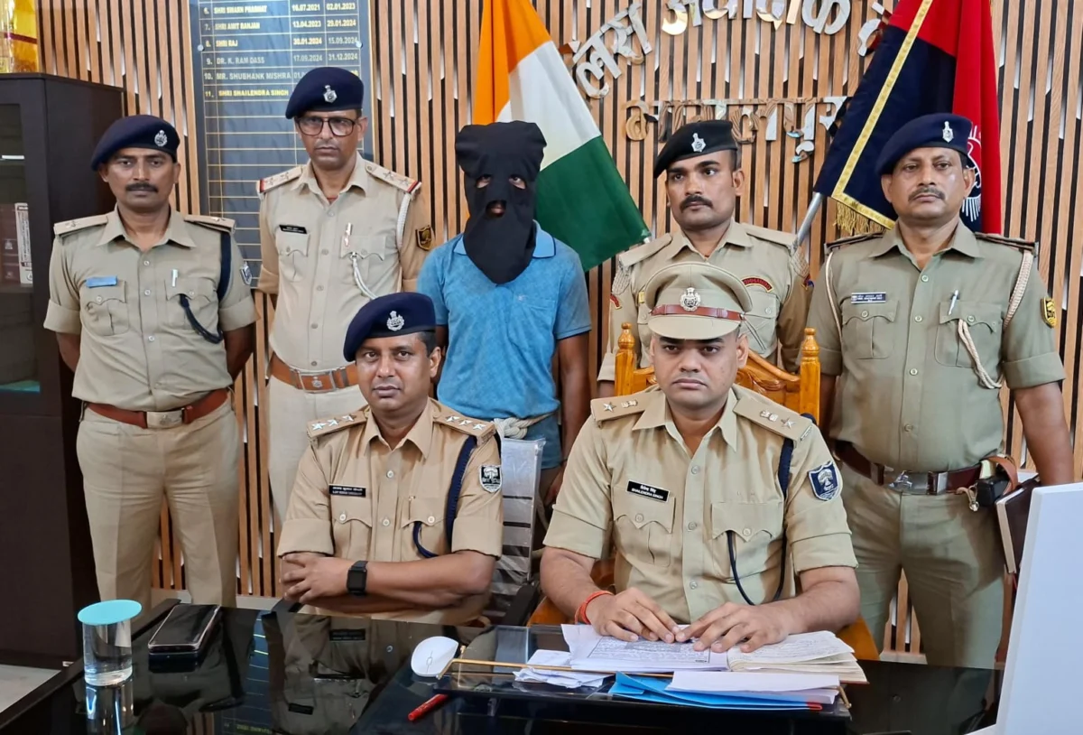 सांसद अजय मंडल के कार्यालय में चोरी का 48 घंटे में खुलासा, झारखंड से आरोपी गिरफ्तार; सरकारी पिस्टल और 35 गोलियां बरामद