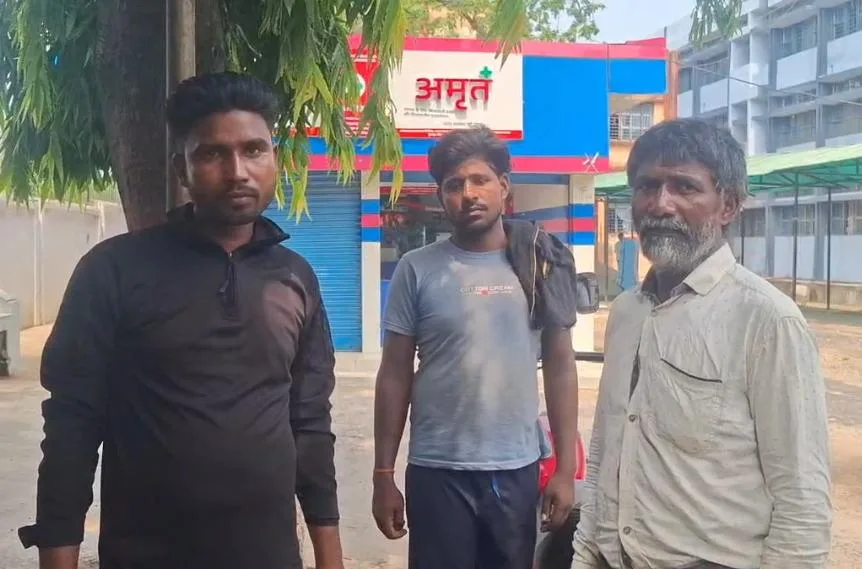 खरीक में दर्दनाक सड़क हादसा: दो बाइकों की टक्कर में इंटर के छात्र की मौत, इलाज के दौरान मायागंज अस्पताल में तोड़ा दम