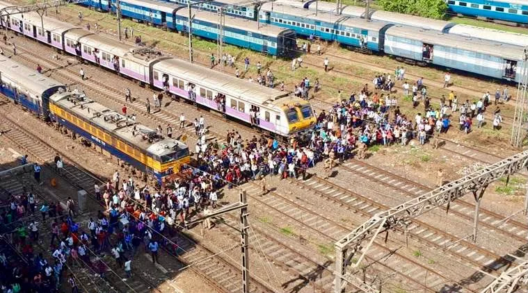 रेलवे ट्रैक पर आंदोलन से बर्बाद हो सकते हैं सपने: पूर्व रेलवे ने यात्रियों से की अपील, बताया कैसे एक विरोध ने छीन लिया युवती का सुनहरा अवसर