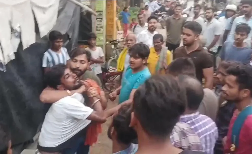 भागलपुर में मोबाइल चोरी के शक में युवक की पिटाई, वीडियो वायरल; पुलिस जांच में जुटी