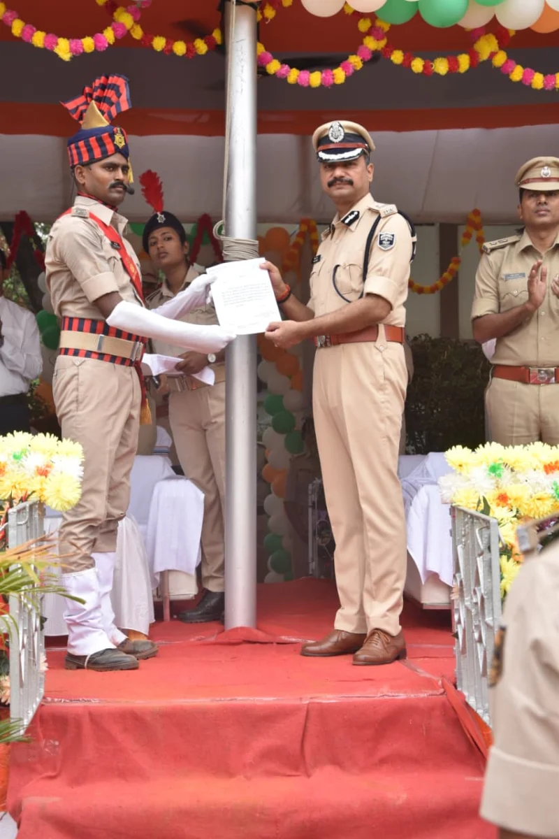 भागलपुर पुलिस केंद्र में 235 प्रशिक्षु सिपाहियों की पारण परेड संपन्न, दीक्षांत समारोह में दिखा अनुशासन और जोश