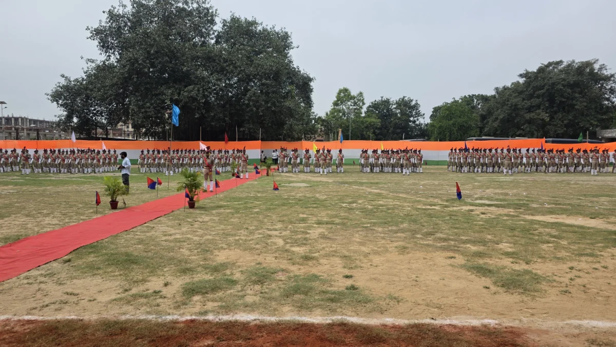भागलपुर पुलिस केंद्र में 235 प्रशिक्षु सिपाहियों की पारण परेड संपन्न, दीक्षांत समारोह में दिखा अनुशासन और जोश